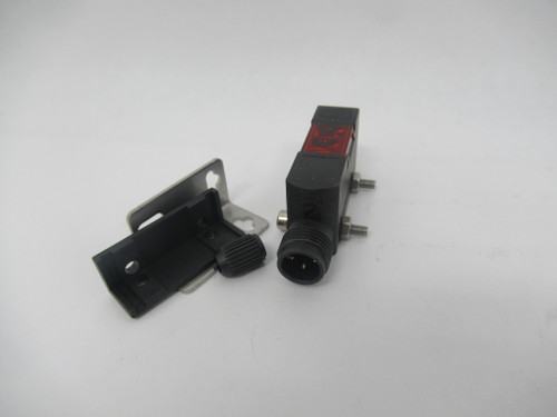 Omron E3S-AD87 Diffuse Reflective Sensor w/Bracket 10-30DC 35mA 700mm Range USED