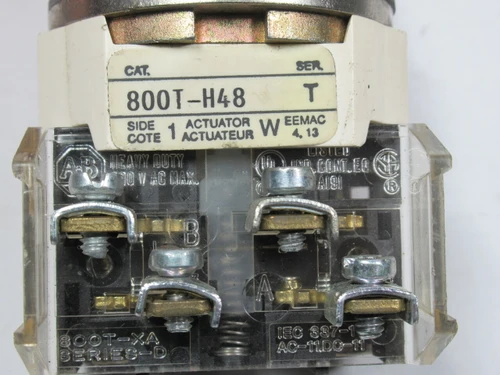 Allen-Bradley 800T-H48A Series T Cylinder Lock Switch 1NO 1NC C/W Key USED