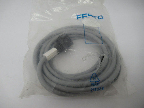 Festo 30943 KME-1-24-2.5-LED Cable w/Solenoid Plug 24VDC 2.5m *Hole in Bag* NWB