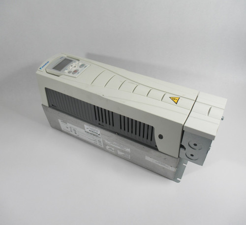 ABB Daikin ACH550-UH-06A1-6 Drive 4kW 3Ph 0-500/600V 6.1/3.9A 0-500Hz USED