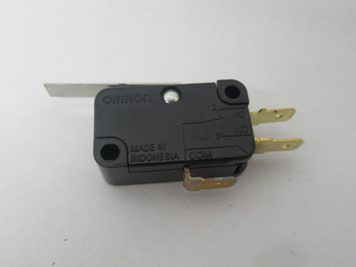 Omron V-15G2-1C25-K Limit Switch w/Lever 15A@1/2HP 125 &250VAC 0.1A@125VDC USED
