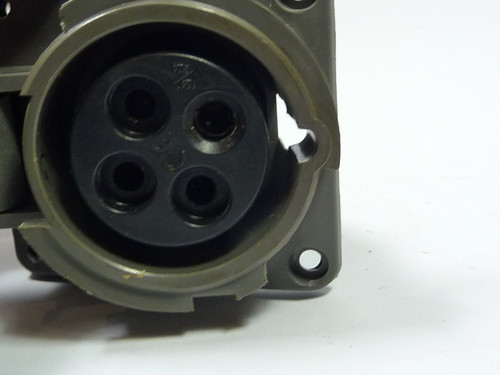 ML 370522 Water Resistant Indoor/Outdoor Plug 16/20A 3P 4W USED