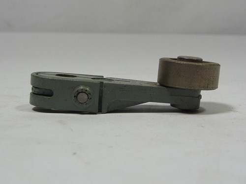 Cutler Hammer E50KL579 Limit Switch Lever Arm Steel Roller USED