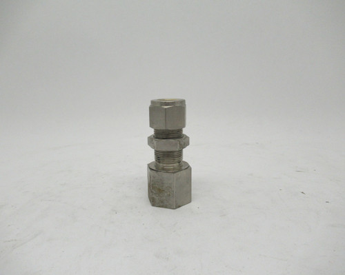 Swagelok SS-810-71-8 Tube Fitting Female Connector 1/2" Tube OD x 1/2" USED
