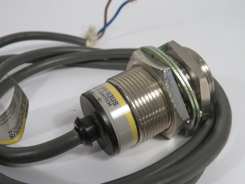 Omron E2E-X10Y1-53US Proximity Sensor 10mm 300mA 100-120VAC 52" Cable USED