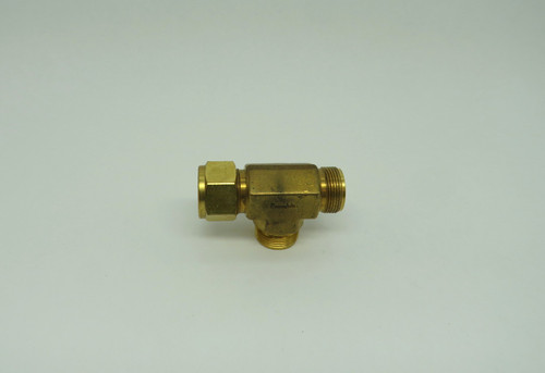 Swagelok B-810-3-8TMT Male 1/2" Run Tee  Brass *Missing Part/Shelf Wear* NOP