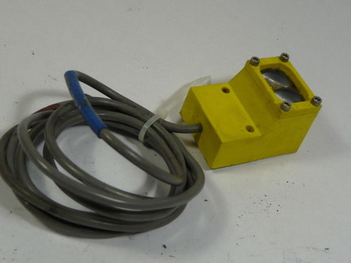 Banner SM812LV Photoelectric Sensor *Cut Cable* 61"L USED