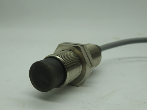 Balluff BES-516-213-E4-E-03 Inductive Sensor 20-250V AC/DC 5-250mA 8mm USED