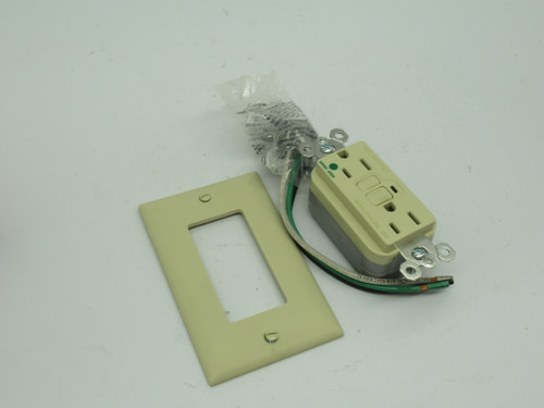 Pass & Seymour PT1595-HGI Plugtail GFCI Receptacle 15A 125VAC 60Hz IVORY NEW