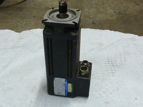 Telemecanique BMH0952N5RA1C AC Brushless Servo Motor 3000RPM USED