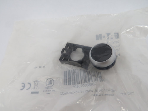 Eaton M22-D-S Black Momentary Push Button Actuator w/Mounting Latch NWB