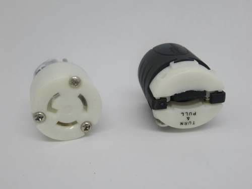 Pass & Seymour Legrand PSL515-C Turnlok Connector 15A 125V 2P 3W DAMAGED BOX NEW