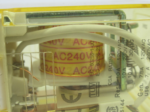 IDEC RR3PA-UAC240V Plug-In Relay 240VAC 50/60Hz 10A 11-Pin 3PDT USED