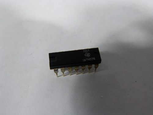 Texas Instruments SN7402N Plastic Dipped 14 Pin Integrated Circuit USED