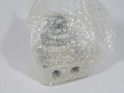 SMC VH210-N02 Panel-Mount Hand Valve 1/4" NPT 3-Position NO HANDLE NOP