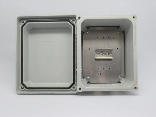 Allied Moulded Products AM864RH Wall Mount Enclosure 8x6x4 MISSING KNOCKOUT USED