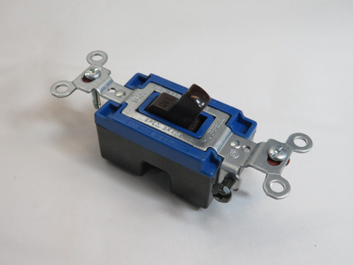 Hubbell CS115CN Toggle Switch 15A 120-277VAC BOX DAMAGE/LABEL END REMOVED NEW