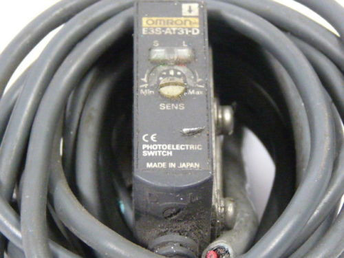Omron E3S-AT31-D Photoelectric Receiver USED