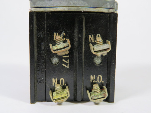 Cutler-Hammer E30AB Push Button 2NO 2NC 600V Red/Green Covered USED