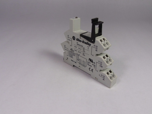Allen-Bradley 700-HN240 Series A Terminal Block Relay Socket USED