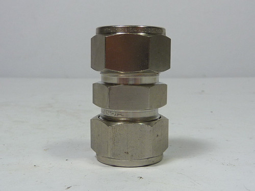 Hy-Lox 316-CM8 1/2" Hose / Tube Coupler ! NEW !