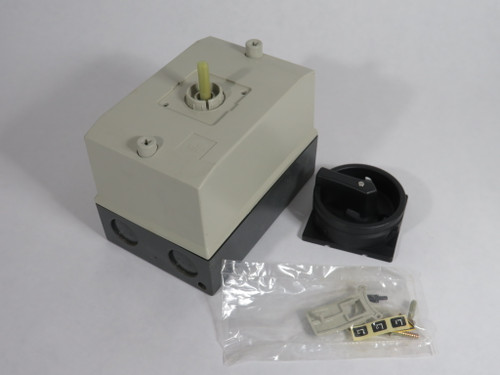 Klockner-Moeller T3-4-8344/I/SVB-SW Main Switch + Housing 8P 32A BOX DAMAGE NEW