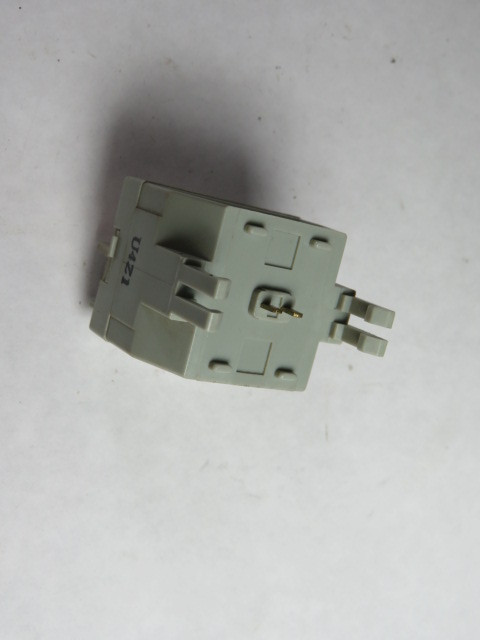 IDEC TW-T246 22MM Operator Transformer Primary 240V 50/60Hz Lamp 6.3V 1W USED