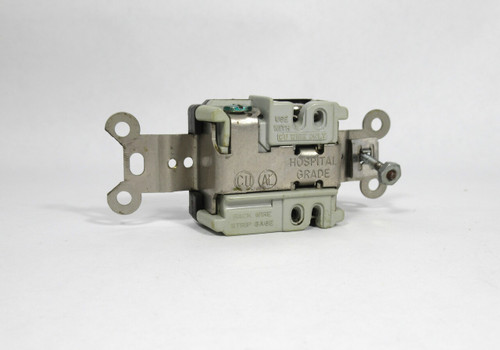 Hubbell HBL8210 Single Receptacle 15A 125V USED