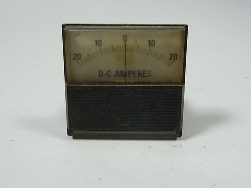 Modutec CLE8-A3D200CL-U DC Amperes Meter USED