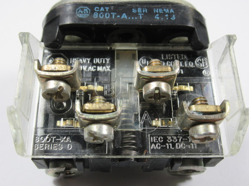 Allen-Bradley 800T-A1D2 Series T Push Button Green Flush Head 1NC USED