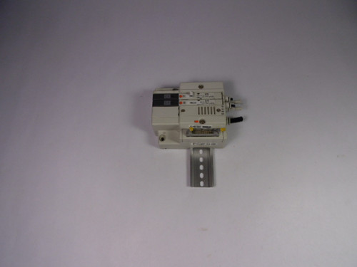 SMC SS5Q13-02PDC-D SQ1131N-5-C4-Q Solenoid Valve Manifold Assembly USED