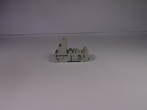 Allen-Bradley 700-HN153 11 Blade Terminal Base Socket 300V 15A USED