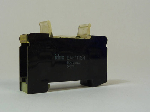 IDEC Fuse Block w/ Indicator 600V 5.5m BAF111SN USED