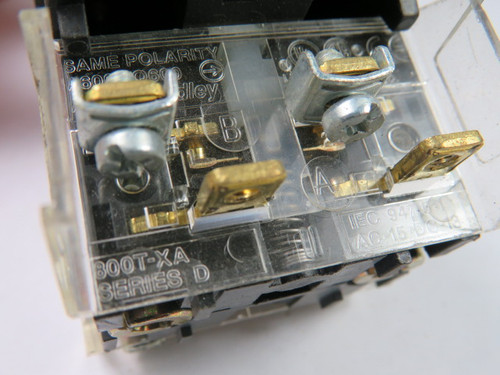 Allen-Bradley 800T-QA24G Ser T Push Button Illuminated Green 1NO 1NC 24V USED