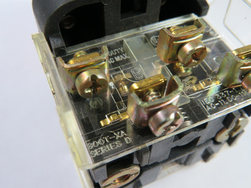 Allen-Bradley 800T-QB10A Push Button Illuminated Amber 1NO 1NC 120V USED