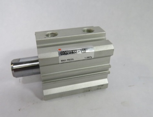 SMC CDQ2WB32-15D Compact Pneumatic Cylinder 32mm Bore 15mm Stroke USED