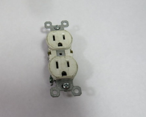 Pass & Seymour 3232TRW Tamper Resistant Duplex Receptacle 15A 125V 3W 2P USED