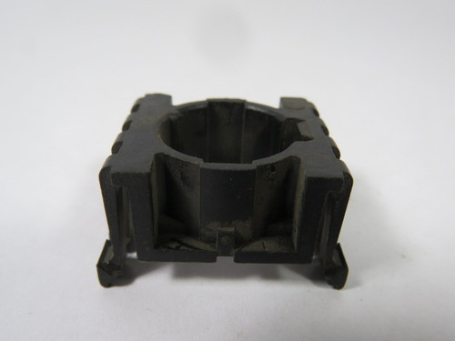 Allen-Bradley 800E-A4L Push Button 4-Across Mounting Latch USED