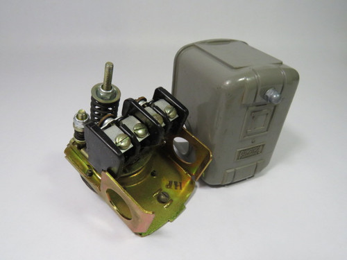 Square D 9013-FSG7 Pressure Switch 2 Pole 20 PSI ON 40 PSI OFF USED