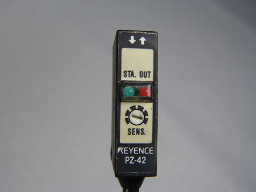 Keyence Corp PZ-42 Square Short-Range Reflective Photoelectric Sensor USED