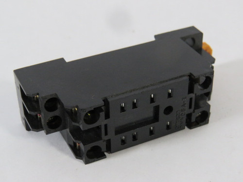 Omron PYF08A-E Relay Socket 5/7A 250V 8-Blade USED