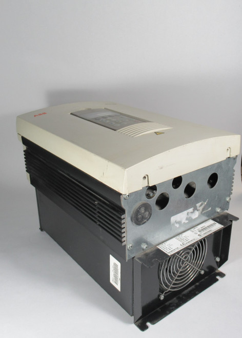 ABB ACS60100116000B1200901 AC Drive 7/11A 0-300Hz 525-600V USED