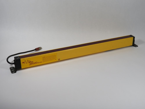 STI MS46SR-20-610-Q1-R-NC-FP Light Curtain Receiver 24VDC 1.4A COSMETIC DMG USED