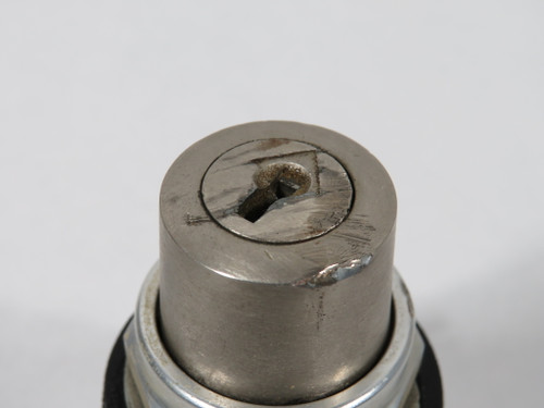 Allen-Bradley 800T-H3106D1 Cylinder Lock Switch 2-Pos 1NO SHELF WEAR USED