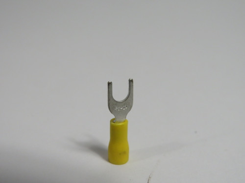 Generic Insulated Spade/Fork Terminal 26-22AWG #4 Stud Lot of 13 NOP
