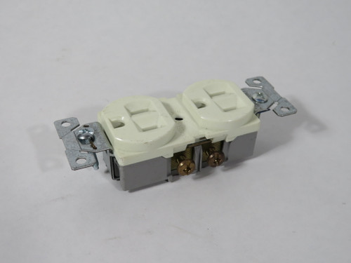 Cooper CR15W Duplex Receptacle 15A 125V 2P 3W NEMA 5-15R White USED