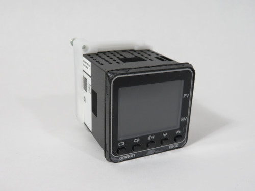 Omron E5CC-QX3A5M-000 Temperature Controller 1/16 DIN 100-240VAC 50/60Hz NEW