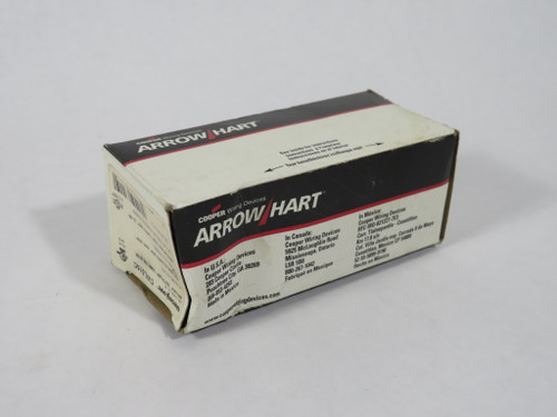 Cooper Arrow Hart CWL515C Locking Connector 15A 125V 3W 2P L5-15R BOX DAMAGE NEW