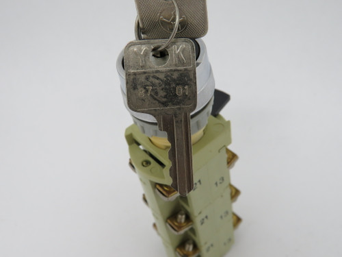 Generic 2Pos Keyed Switch Maintained Left Right 3NO/NC 10A 250AC 7.5A 380AC USED