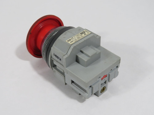 IDEC AVN301NR Mushroom Push Lock Turn Reset Switch 1NC 40mm Red USED